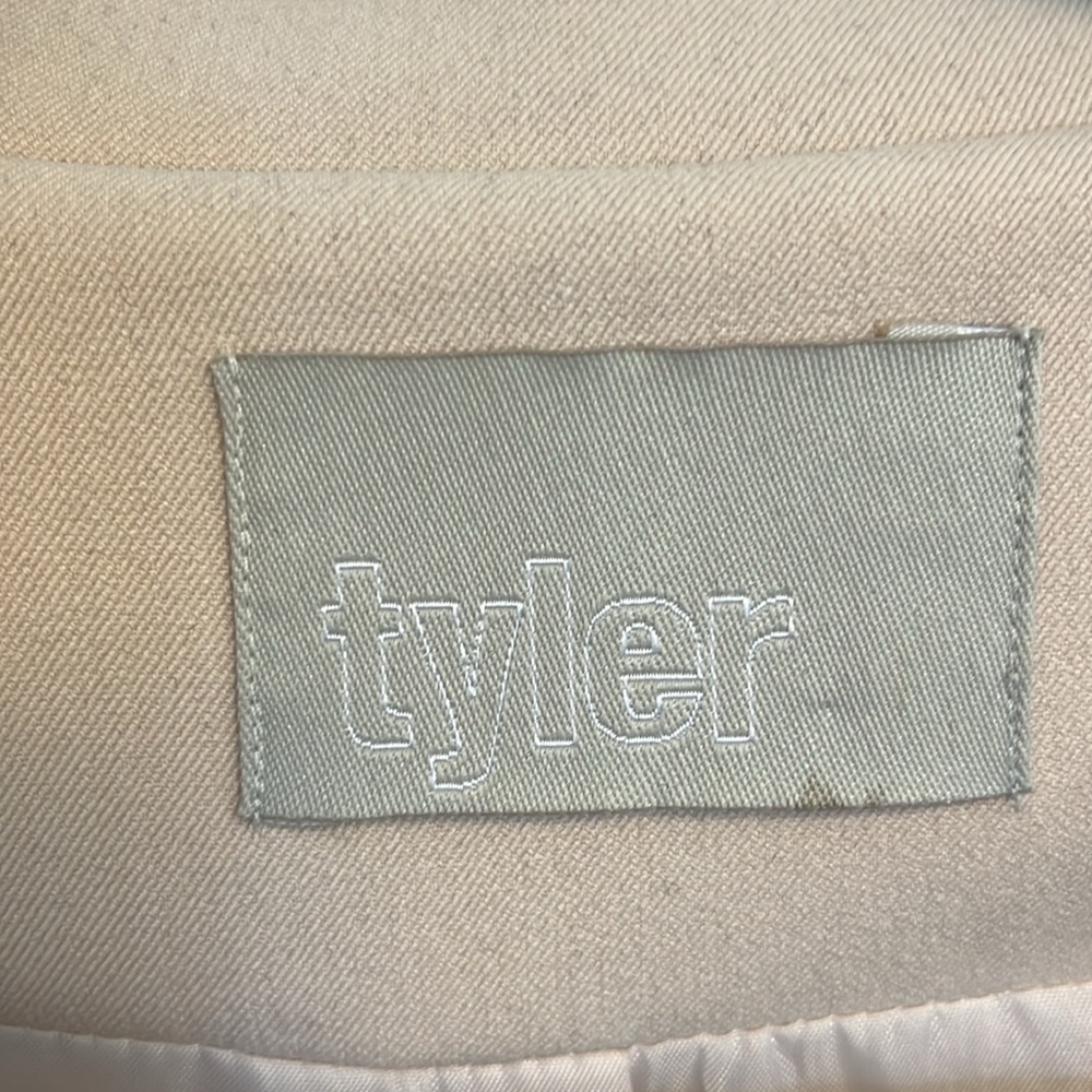 Tyler Blazer - Picture 9 of 11